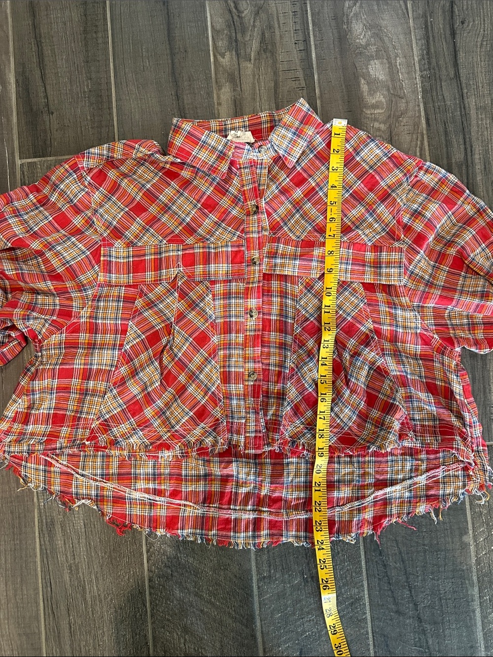 Red Plaid Button-Up Cropped Shirt - Picture 6 of 7
